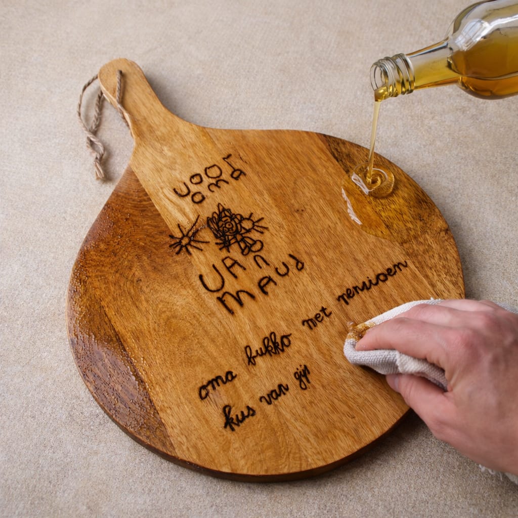 Hoe onderhoud je een houten borrelplank?