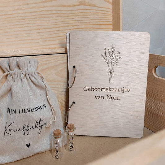 Bewaarbundel geboortekaartjes 'Bloem'