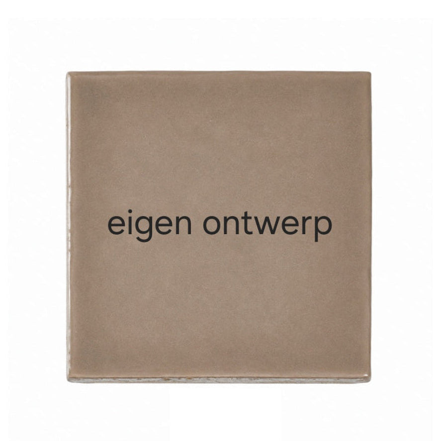 Tegeltje donkerbruin 10x10cm